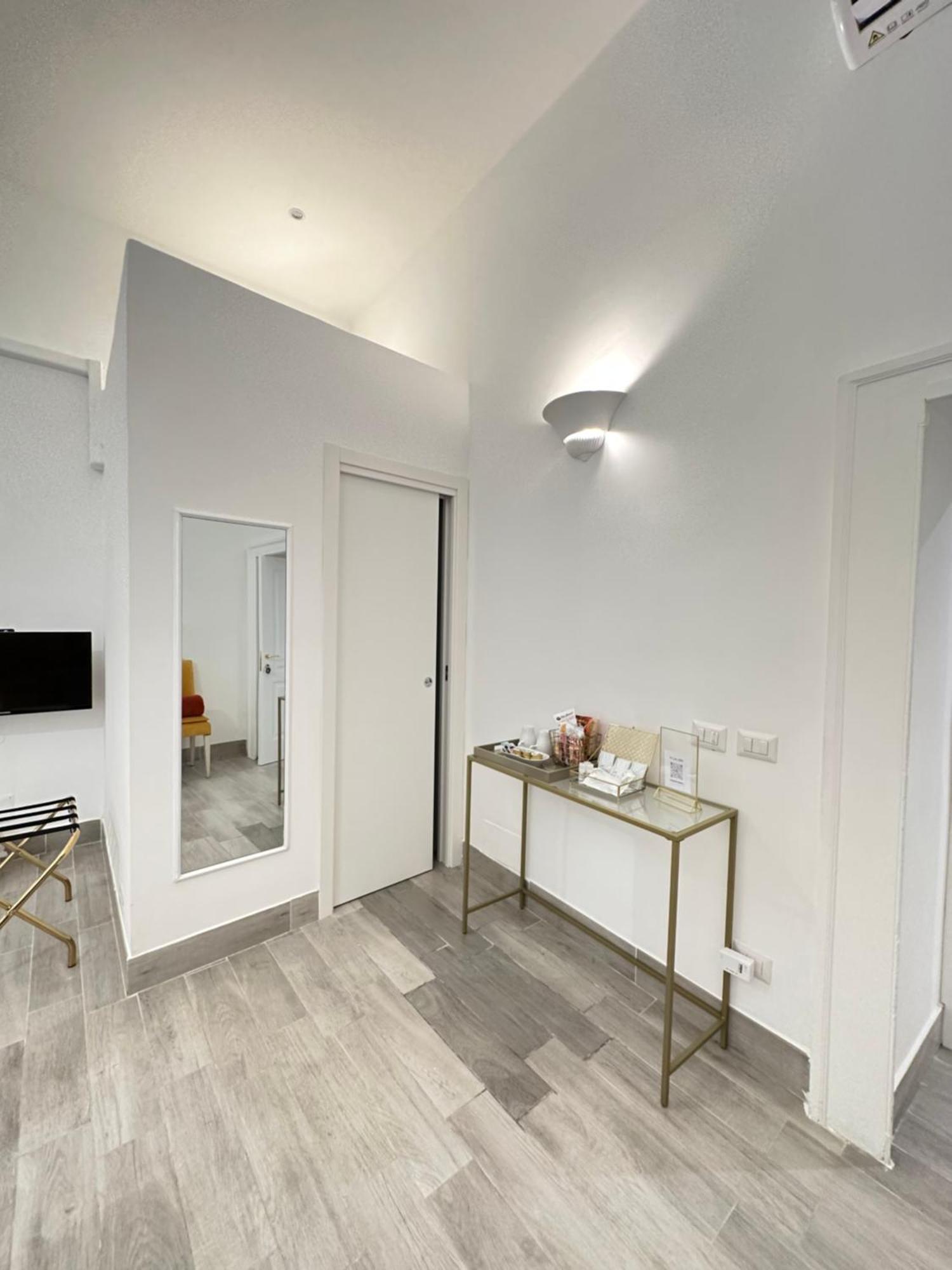 Maison M Napoli Boutique Rooms ภายนอก รูปภาพ