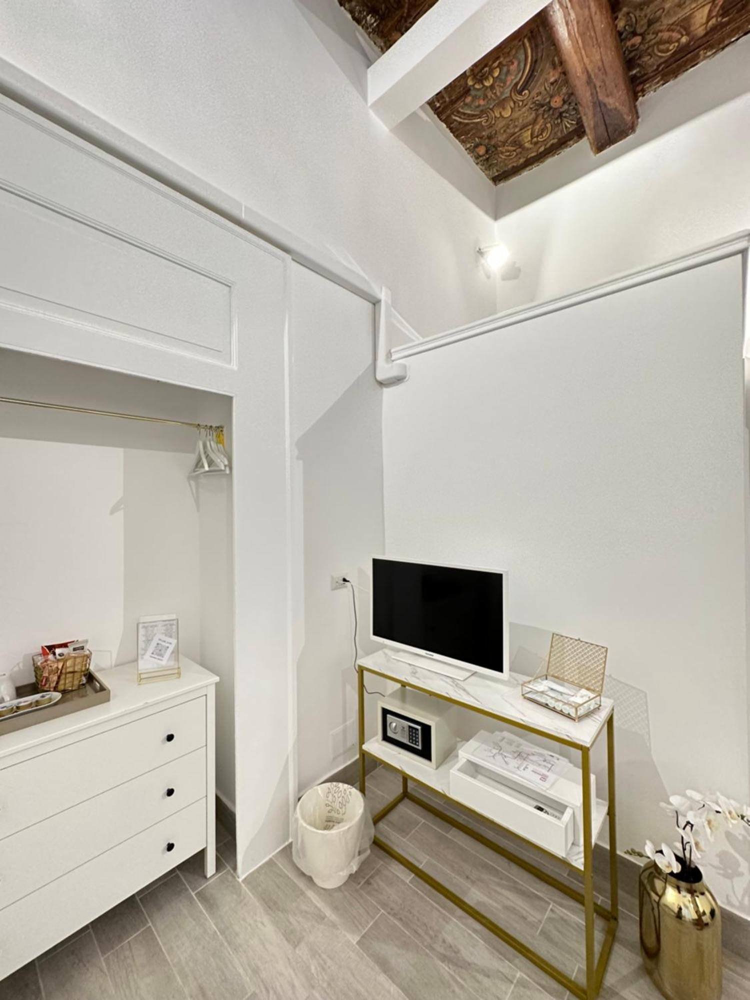Maison M Napoli Boutique Rooms ภายนอก รูปภาพ