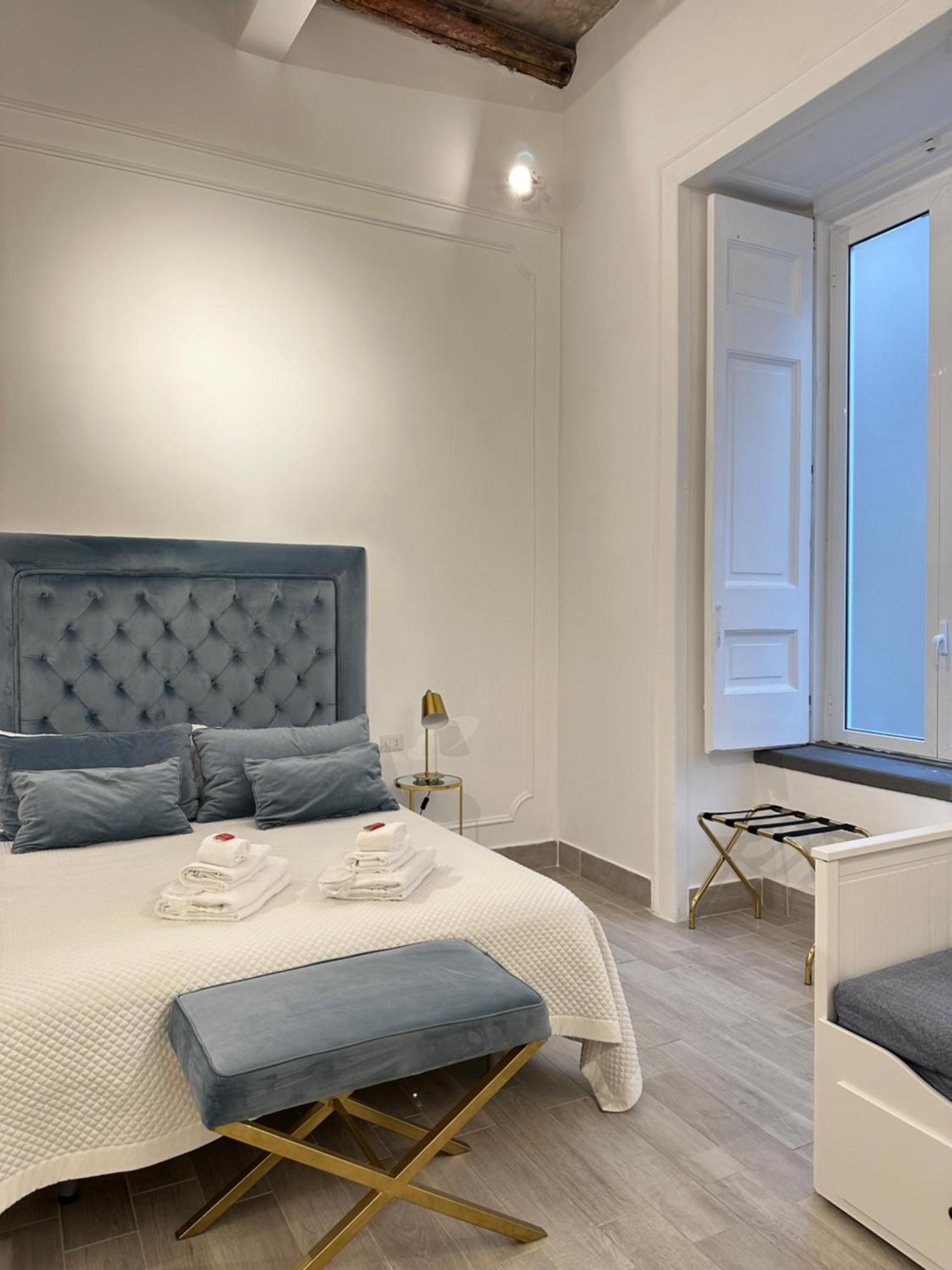 Maison M Napoli Boutique Rooms ภายนอก รูปภาพ
